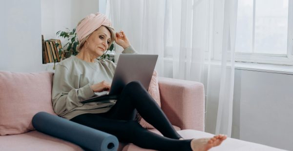 Como Ajudar Idosos a Socializar em Casa